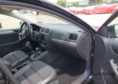 2017 Volkswagen Jetta 1.4T Se из США, поврежденный, VIN 3VWDB7AJ1HM323054